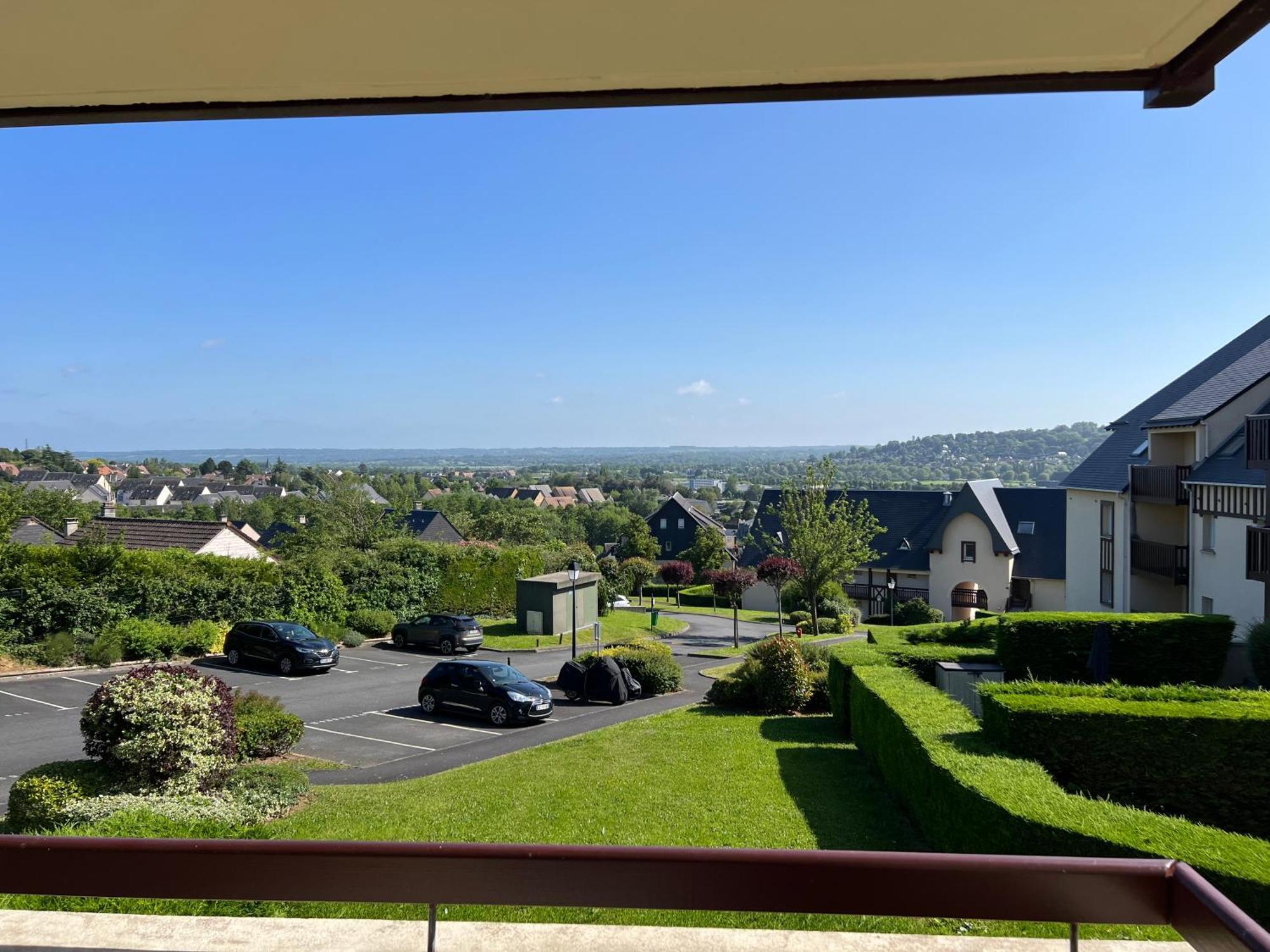 Domaine Du Coteau, Limite Trouville, Beau 3 Pieces Avec Parking Et Balcon Vue